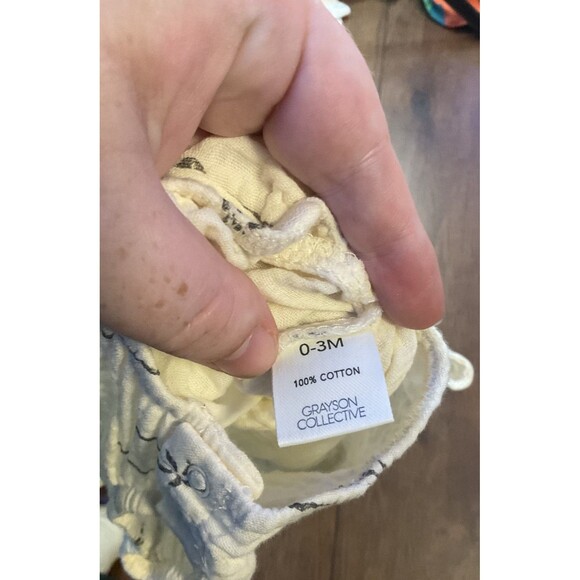 greyson collective one piece short sleeve neutral with snaps NWT baby 0-3 months - Picture 2 of 5